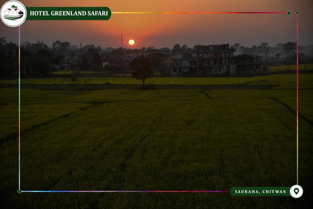 Hotel Greenland Safari Sauraha Exterior foto