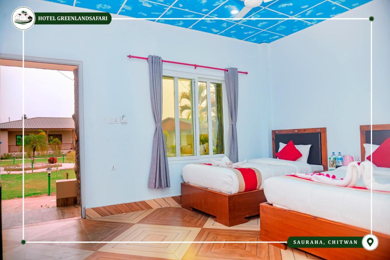 Hotel Greenland Safari Sauraha Exterior foto